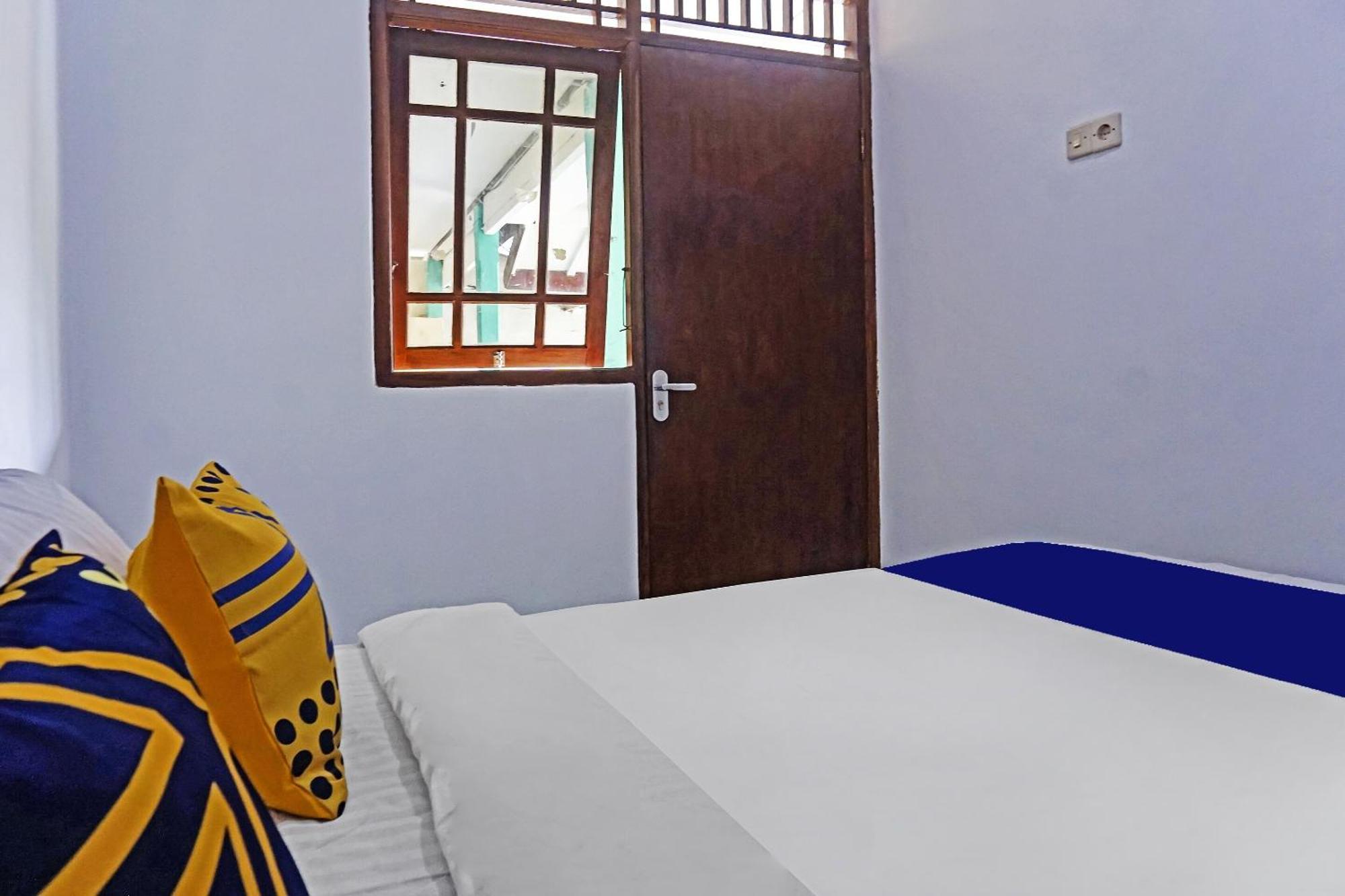 Oyo 90928 Wisma Asri Putra Syariah Богор Экстерьер фото