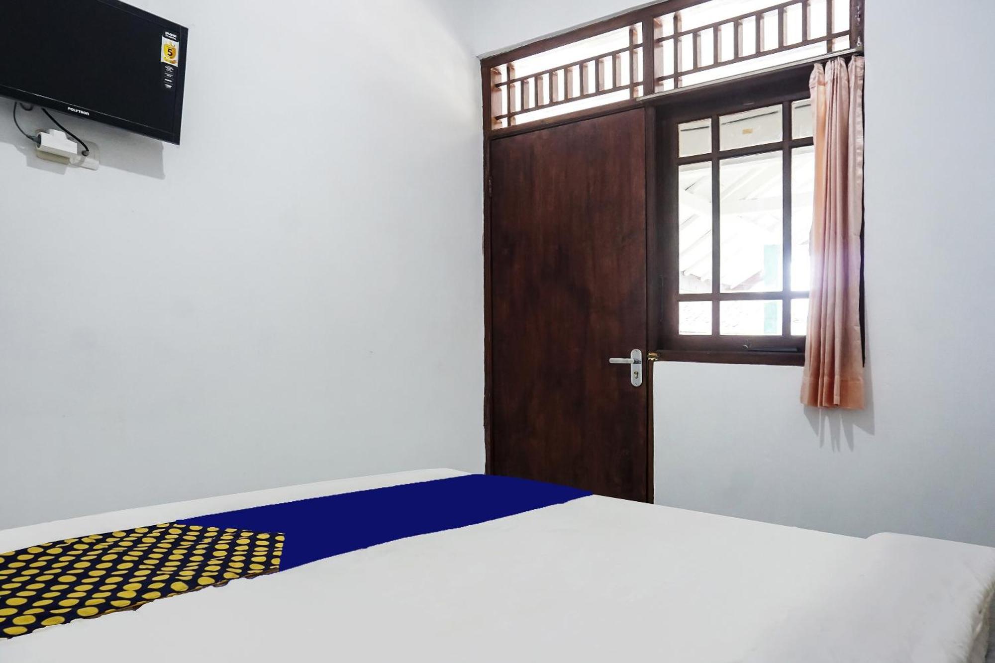 Oyo 90928 Wisma Asri Putra Syariah Богор Экстерьер фото